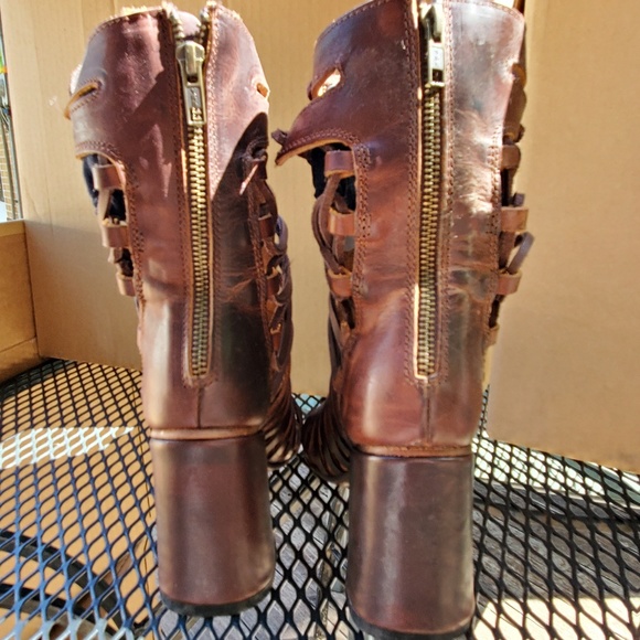 Freebirds - Tess - Picture 3 of 5